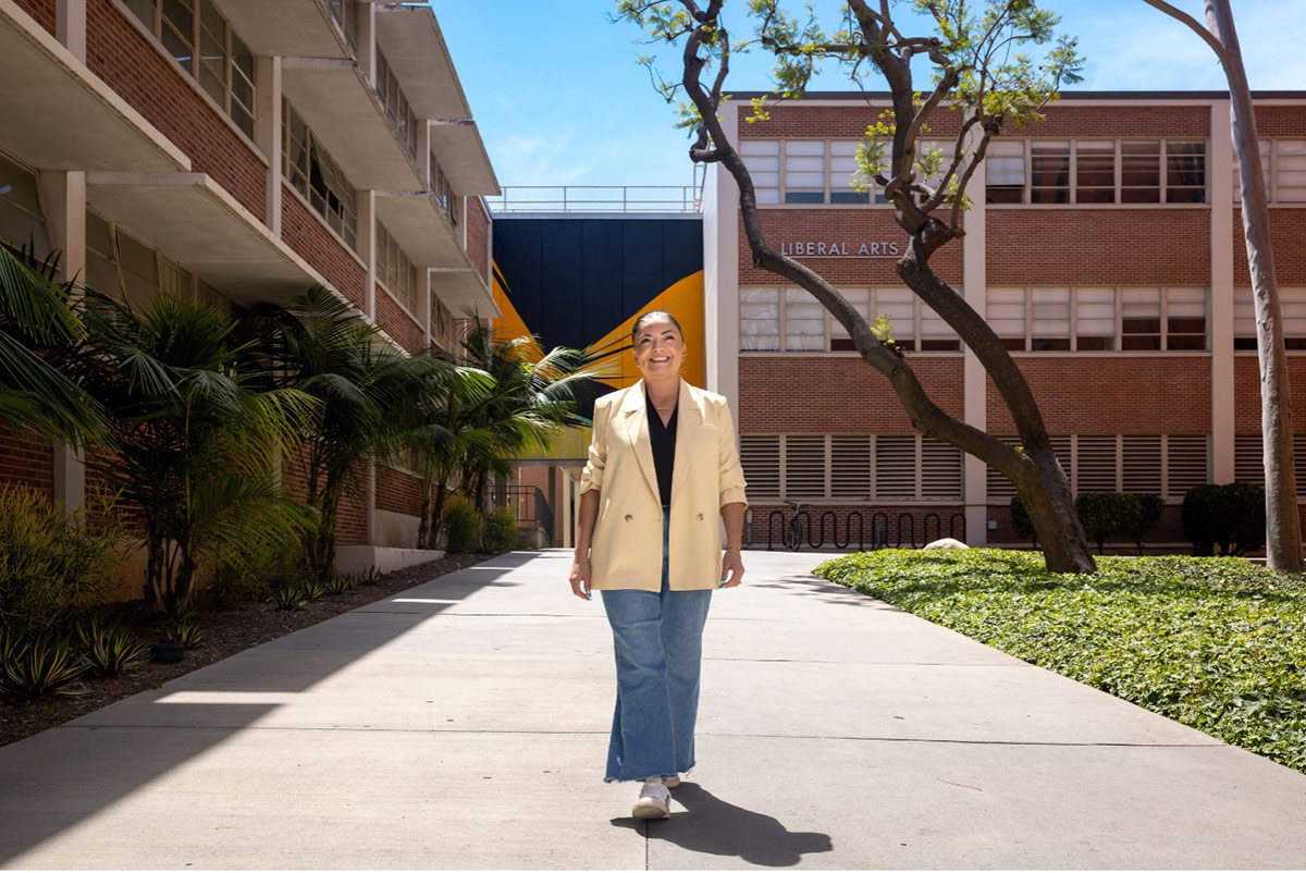 Senator Lena Gonzalez visiting California State University Long Beach